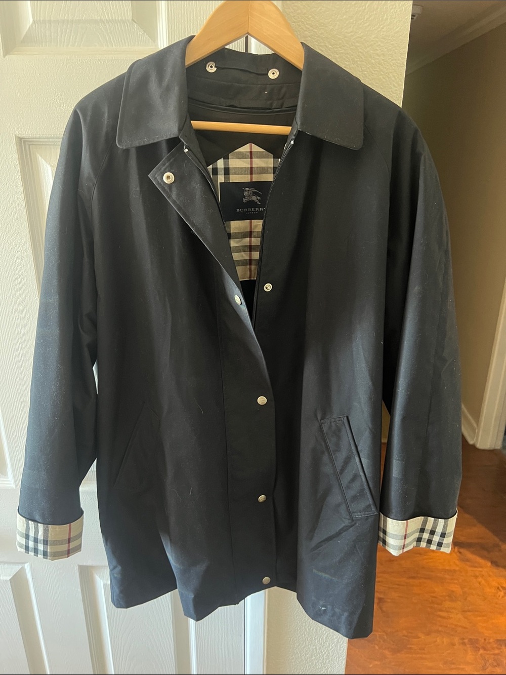 Burberry Black Raincoat with Vintage Check Lining